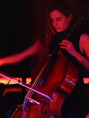  Savoy Truffle @ Club No 1 — 11.11.2004 (Photo: Joachim Gräser) — Sigrid Münchgesang 