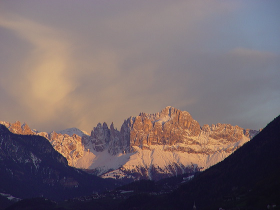 rosengarten.alpenglu_16d735.jpg